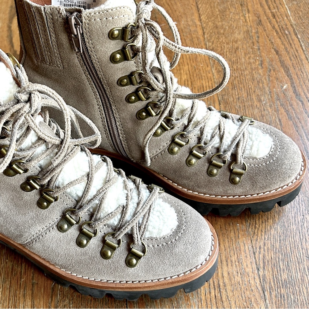 Jeffrey Campbell Gray Stanley Lace Up Boots BRAND NEW never worn SZ 7.5